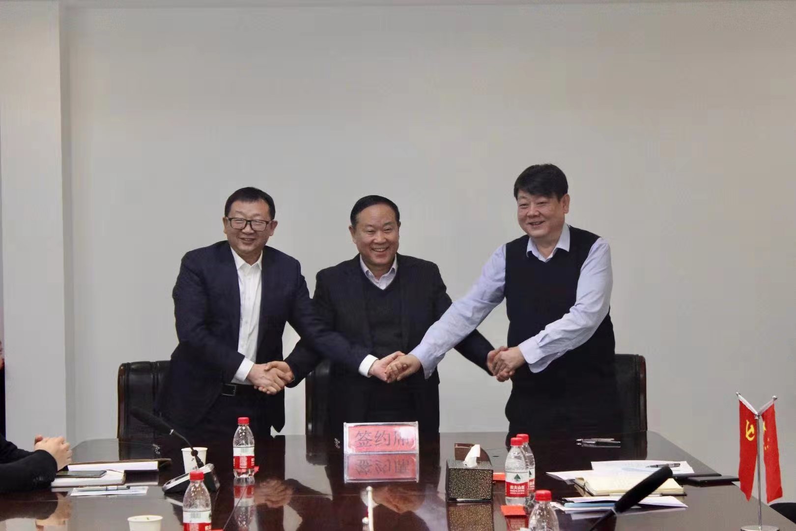 省建筑設(shè)計(jì)院與城關(guān)區(qū)城發(fā)公司、甘肅七建<br/>簽署戰(zhàn)略合作協(xié)議