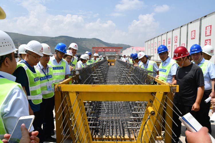 觀摩交流促管理 學(xué)習(xí)先進(jìn)提品質(zhì) 省交通監(jiān)理公司項(xiàng)目現(xiàn)場觀摩會(huì)在靜莊高速公路召開