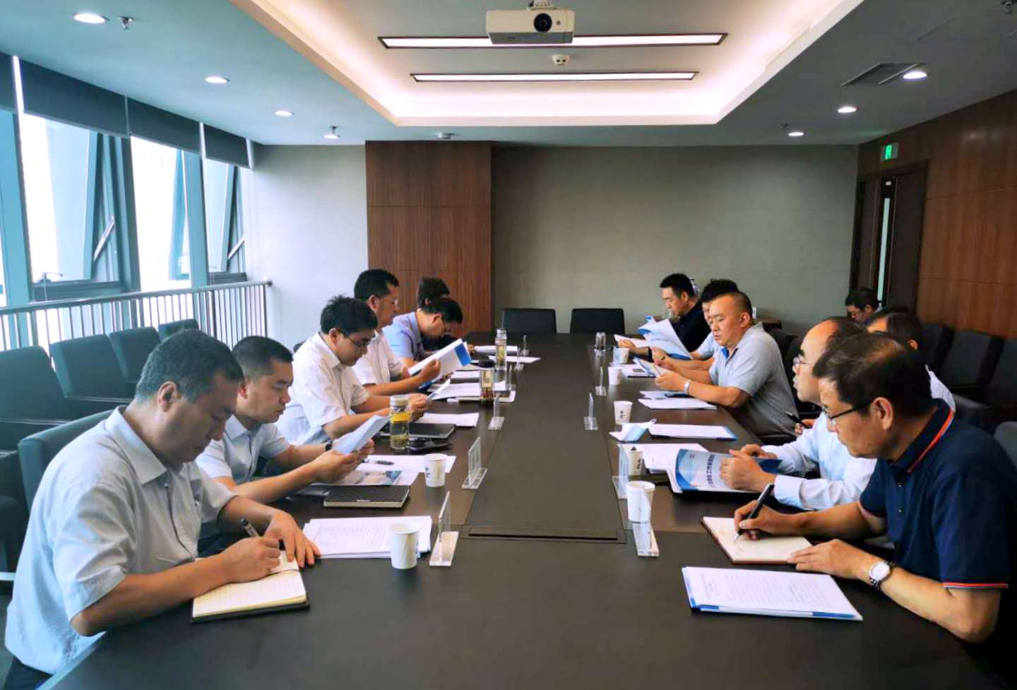 開展履職談話  強(qiáng)化責(zé)任擔(dān)當(dāng)<br/>——集團(tuán)股份公司監(jiān)事會(huì)進(jìn)行2020年董事履職談話