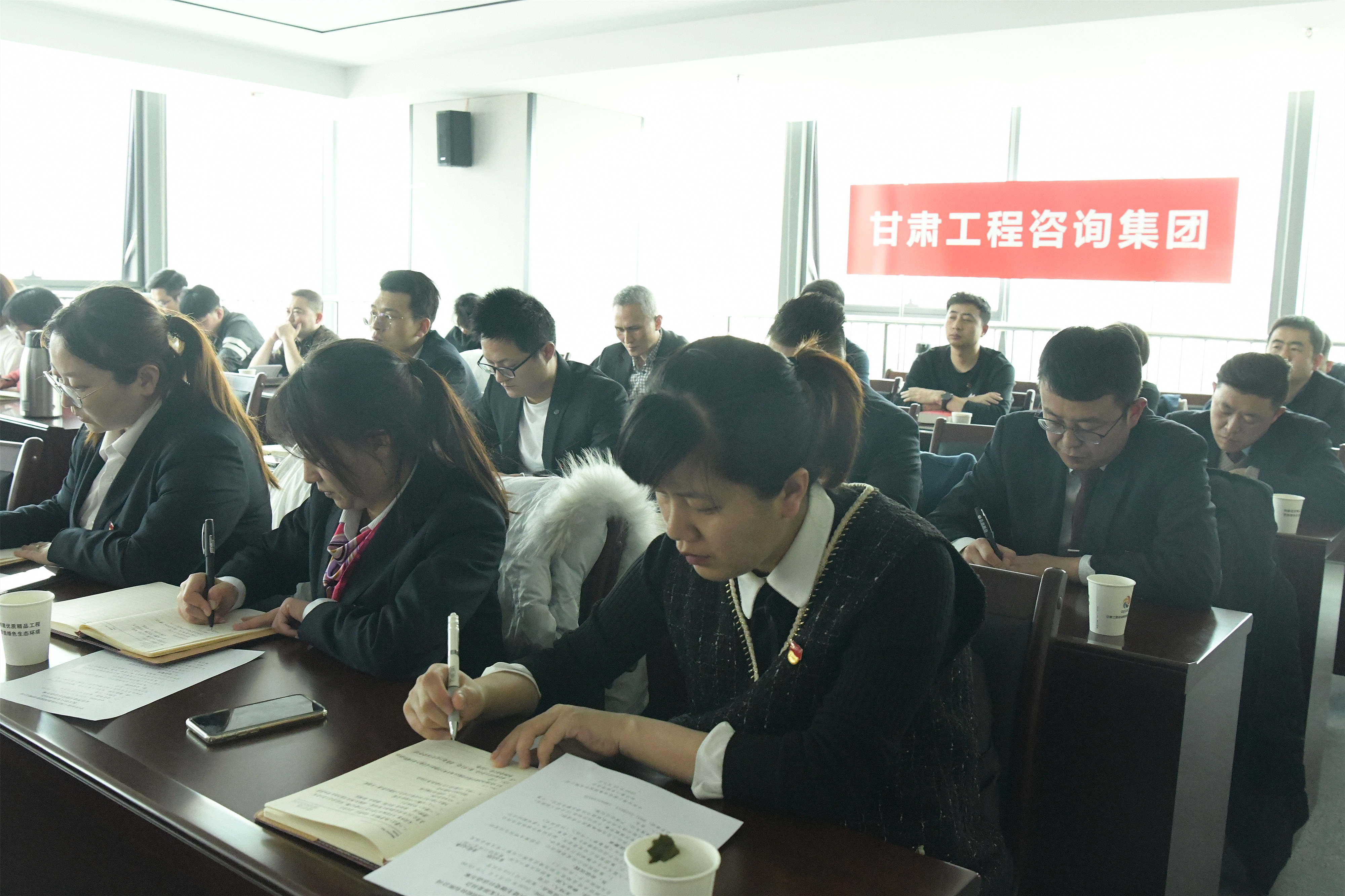 集團基層黨支部開展結(jié)對共建活動  <br/>  馬明宣講黨的十九屆五中全會精神